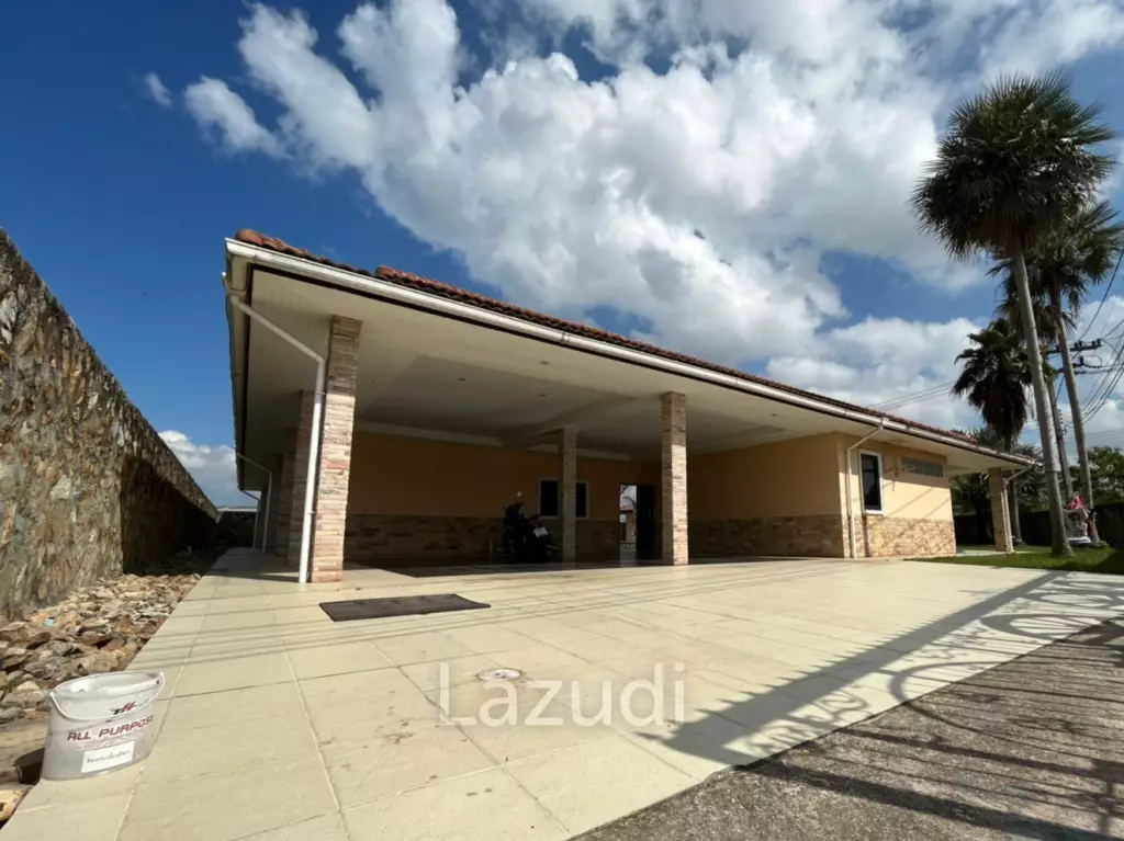 Land Including Private House for Sale in Pattaya