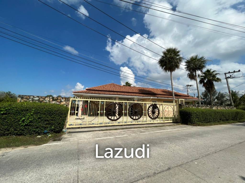 Land Including Private House for Sale in Pattaya