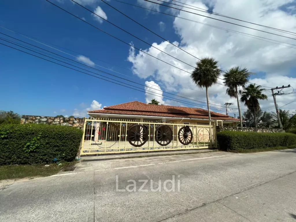 Land Including Private House for Sale in Pattaya