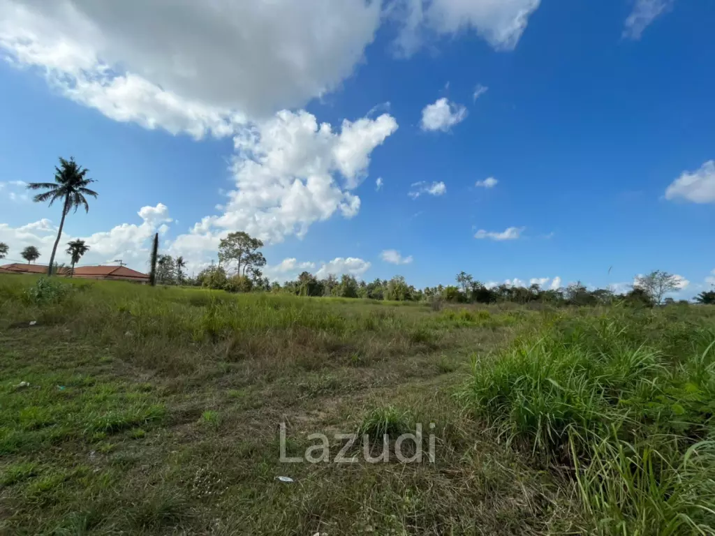 Land Including Private House for Sale in Pattaya