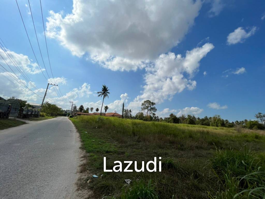 Land Including Private House for Sale in Pattaya
