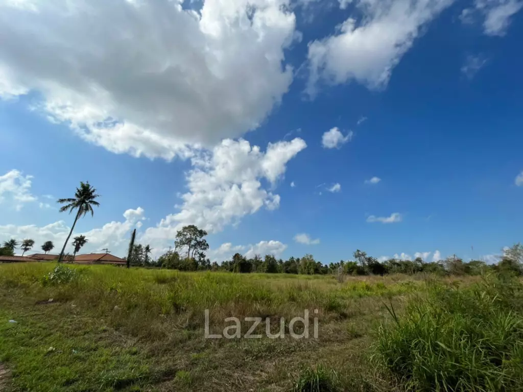 Land Including Private House for Sale in Pattaya
