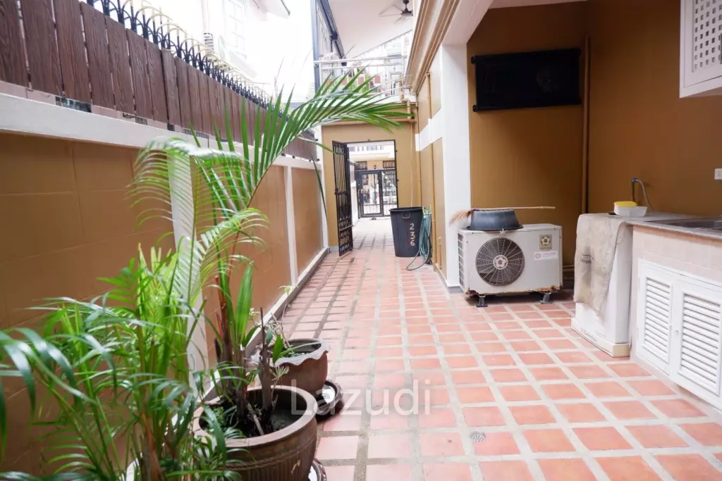 2 Storey Central Pattaya House for Sale