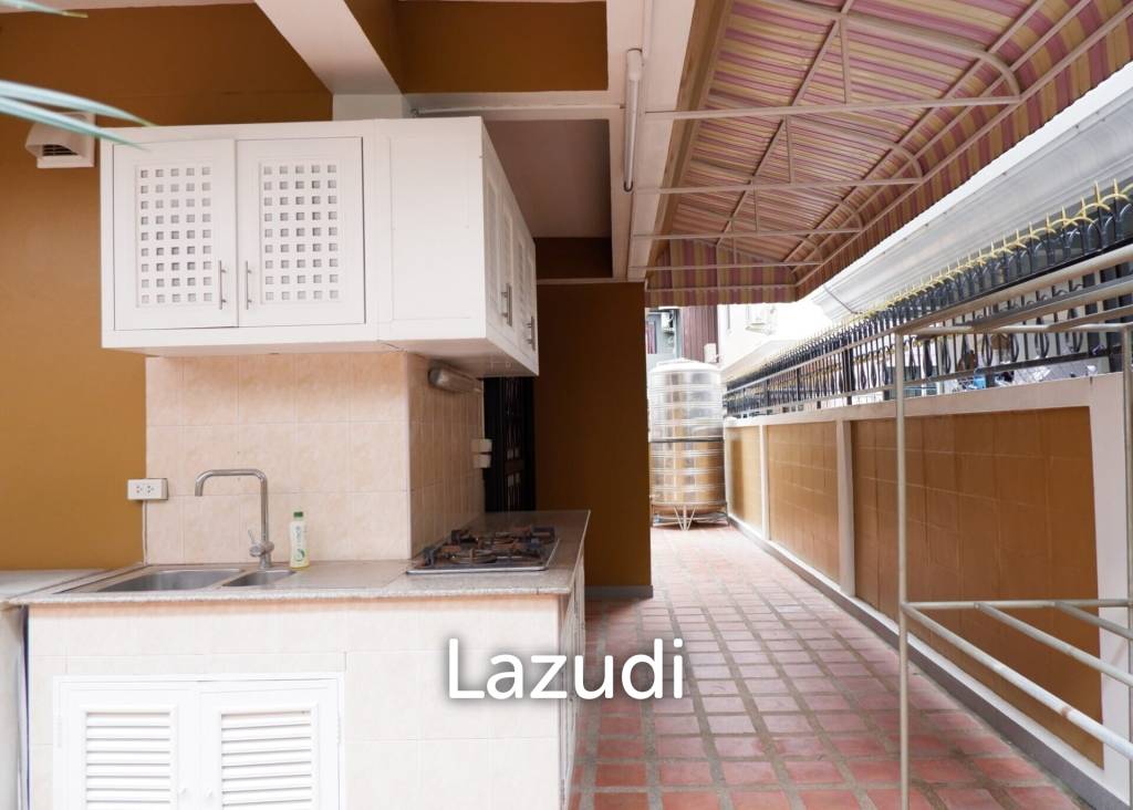2 Storey Central Pattaya House for Sale