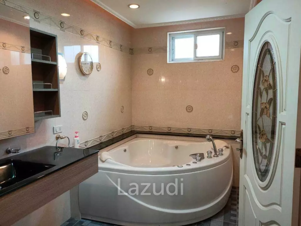 Great Location House for Sale in Pattaya Naklua