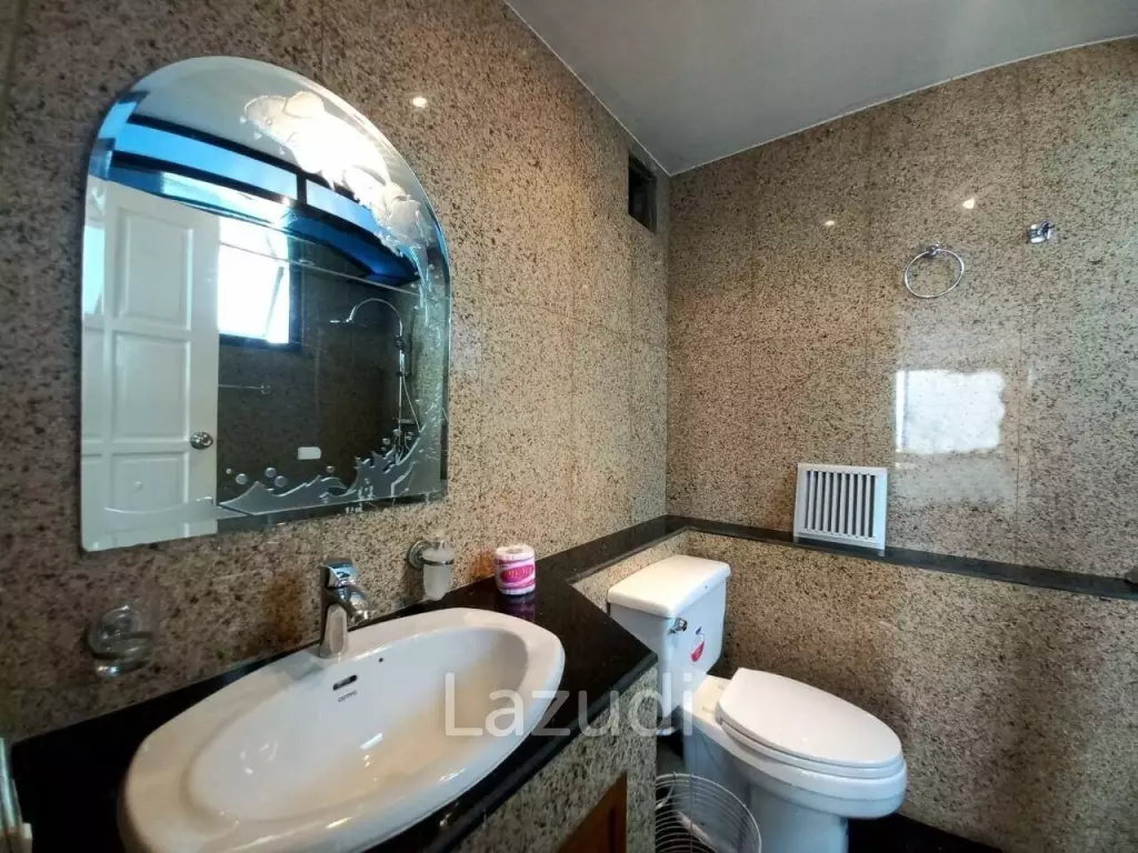 Jomtien Plaza Condotel 2 Bedrooms for Sale