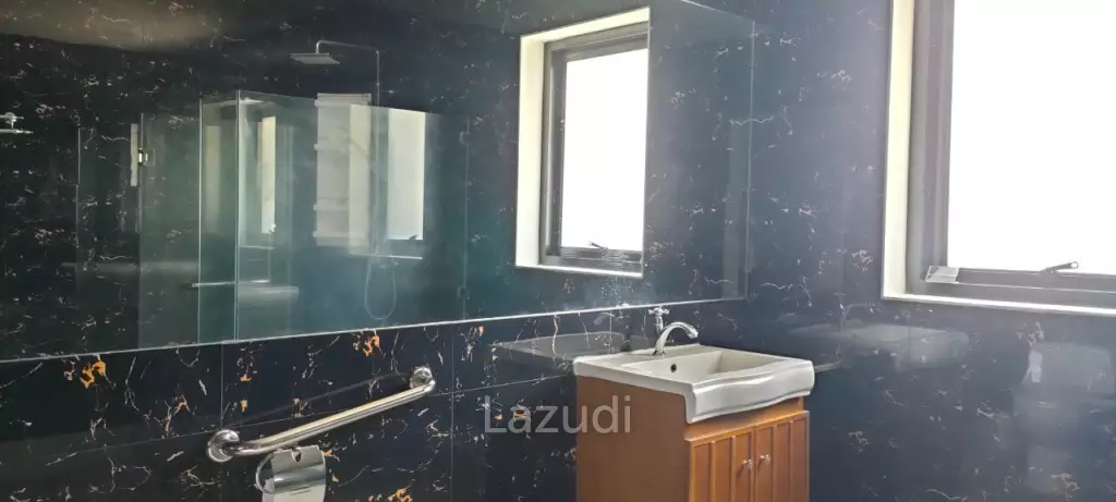13 Rooms Bang Saray Resort For Sale