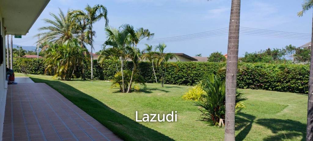 13 Rooms Bang Saray Resort For Sale