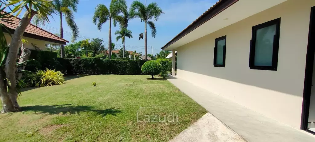 13 Rooms Bang Saray Resort For Sale