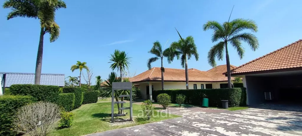 13 Rooms Bang Saray Resort For Sale