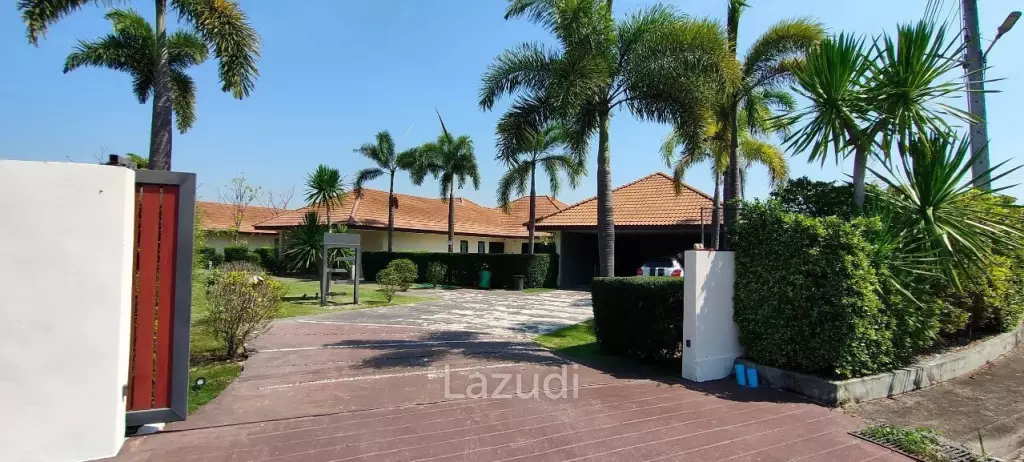 13 Rooms Bang Saray Resort For Sale