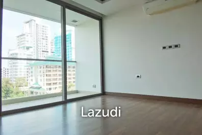 Studio 1 Bathroom 31.76 SQ.M. The Peak Tower