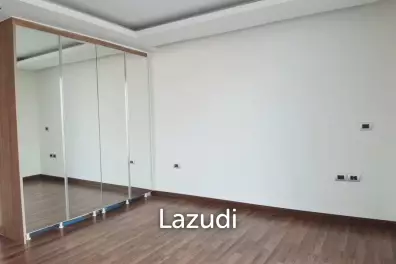 Studio 1 Bathroom 31.76 SQ.M. The Peak Tower