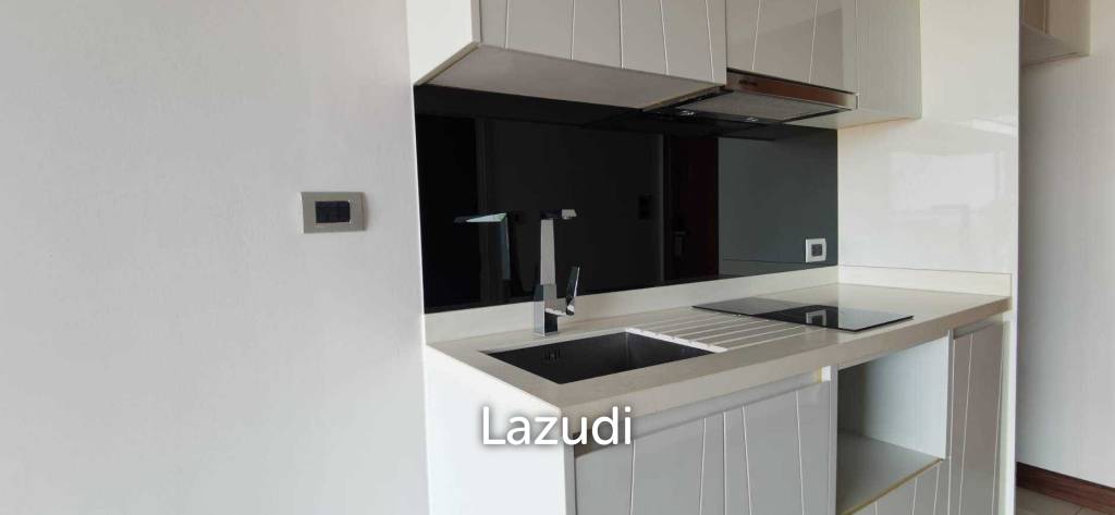 Studio 1 Bathroom 31.76 SQ.M. The Peak Tower