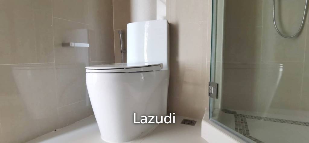 Studio 1 Bathroom 31.76 SQ.M. The Peak Tower