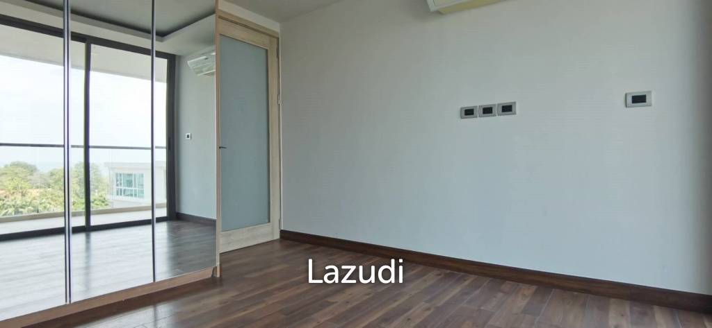 Studio in The Peak Towers for Sale
