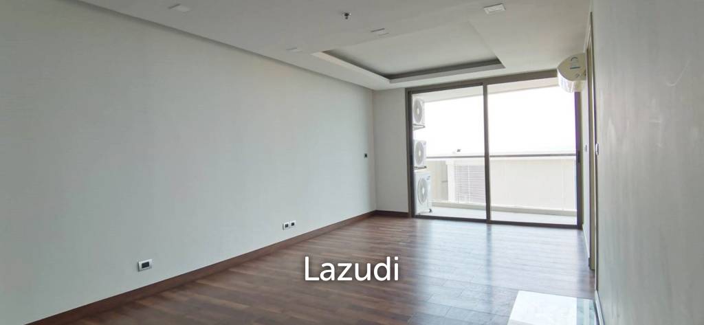 Studio in The Peak Towers for Sale