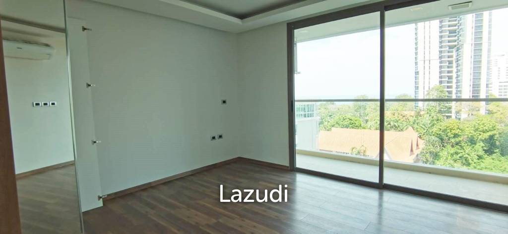 Studio in The Peak Towers for Sale