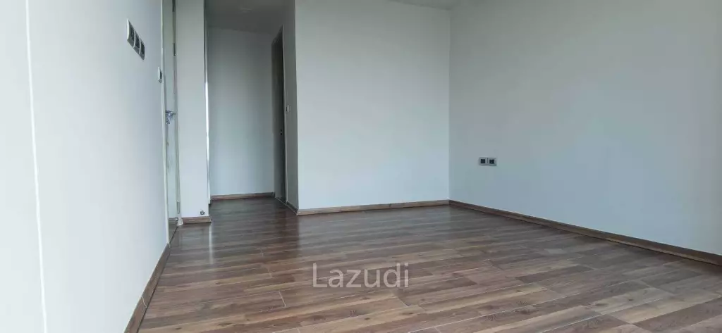 Beachfront The Peak Towers Condo for Sale