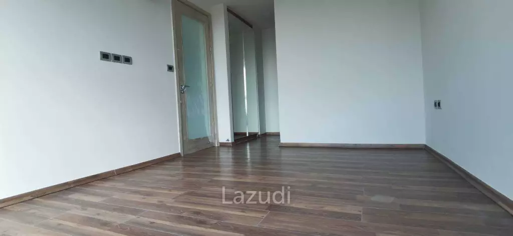 Beachfront The Peak Towers Condo for Sale