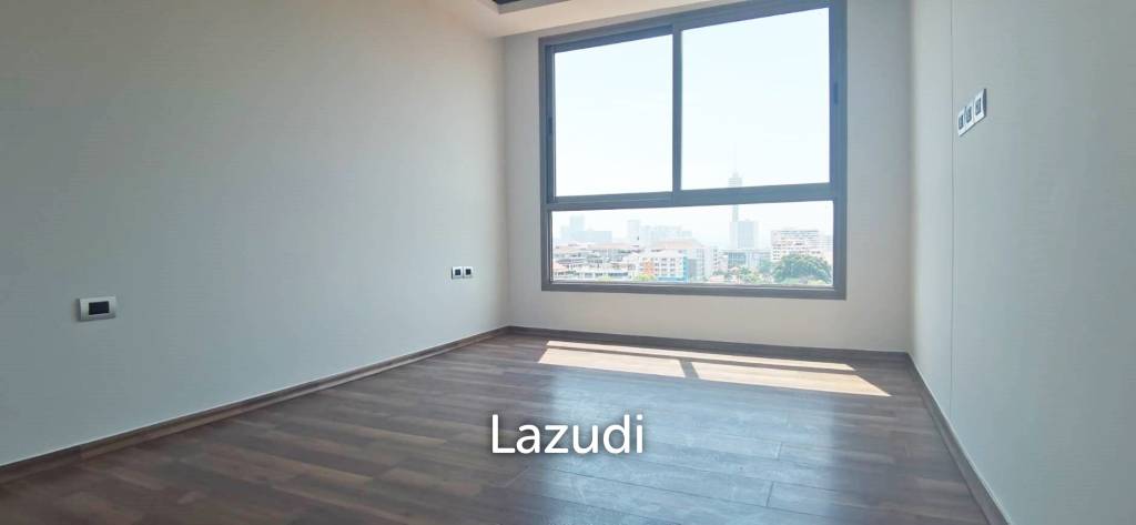 Unfurnished 1 Bed for Sale at The Peak Towers