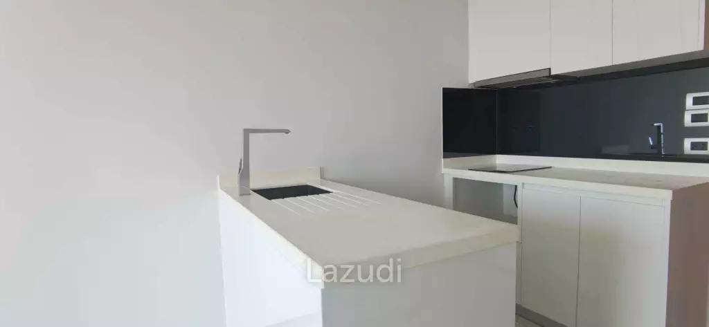 Unfurnished 1 Bed for Sale at The Peak Towers