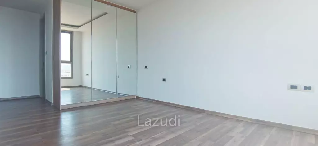 Unfurnished 1 Bed for Sale at The Peak Towers