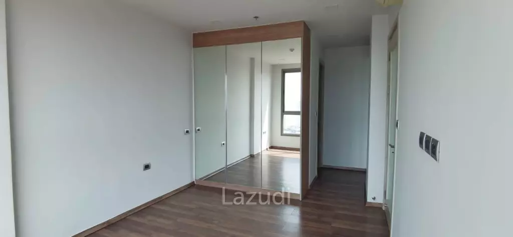 1 Bedroom for Sale The Peak Towers Condo