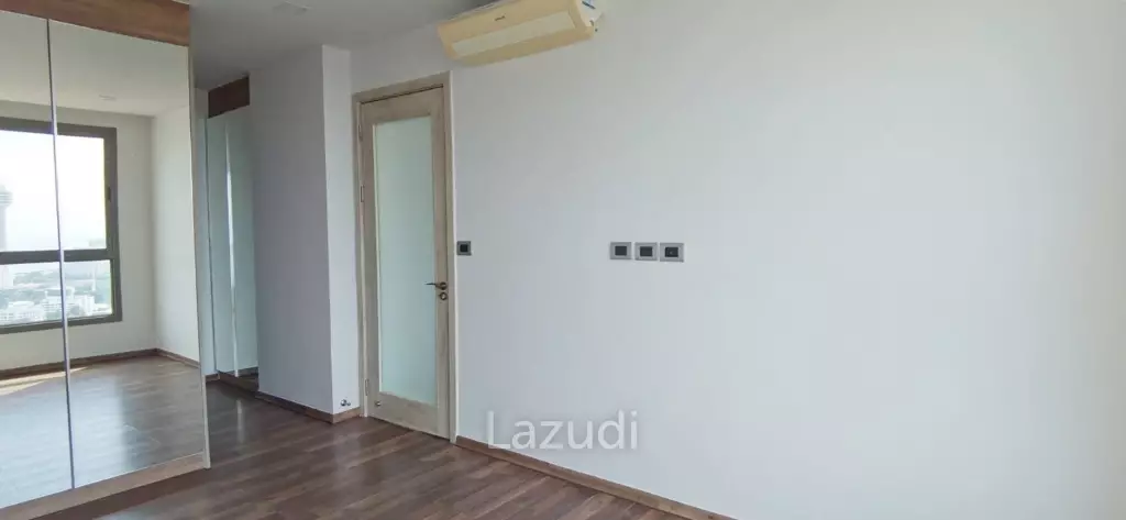 1 Bedroom for Sale The Peak Towers Condo