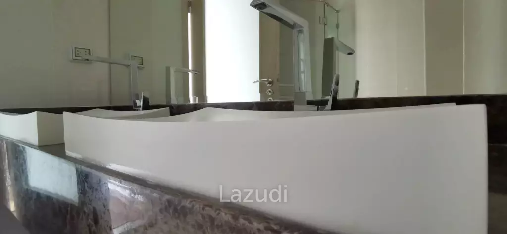 1 Bedroom for Sale The Peak Towers Condo