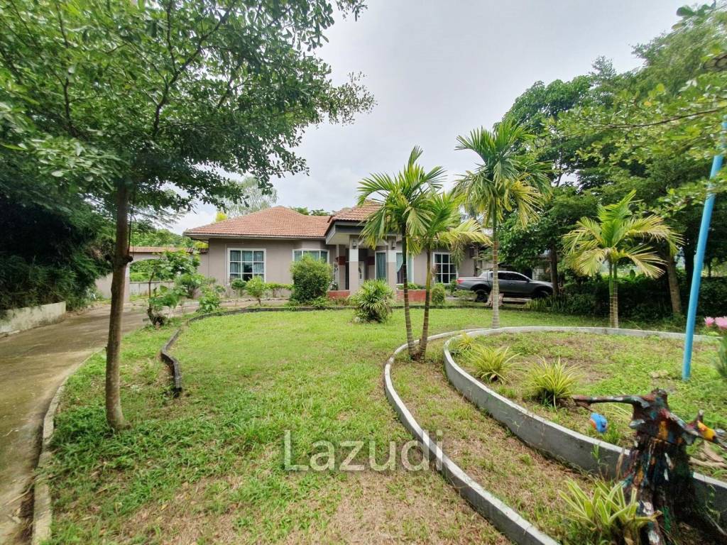 3 Bed 3 Bath 325 SQ.M Large Family House