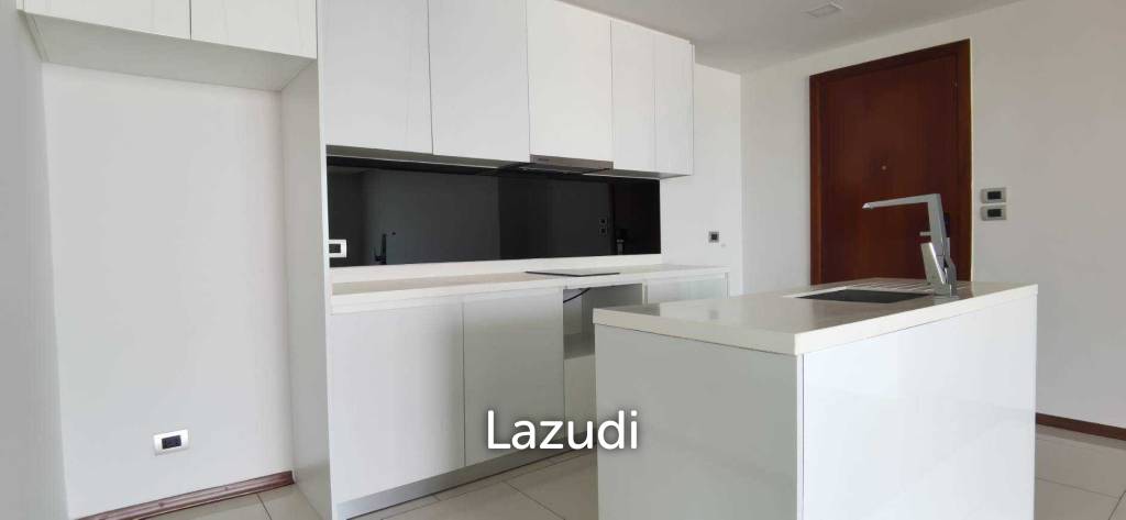 1 Bed The Peak Towers for Sale in Pratumnak
