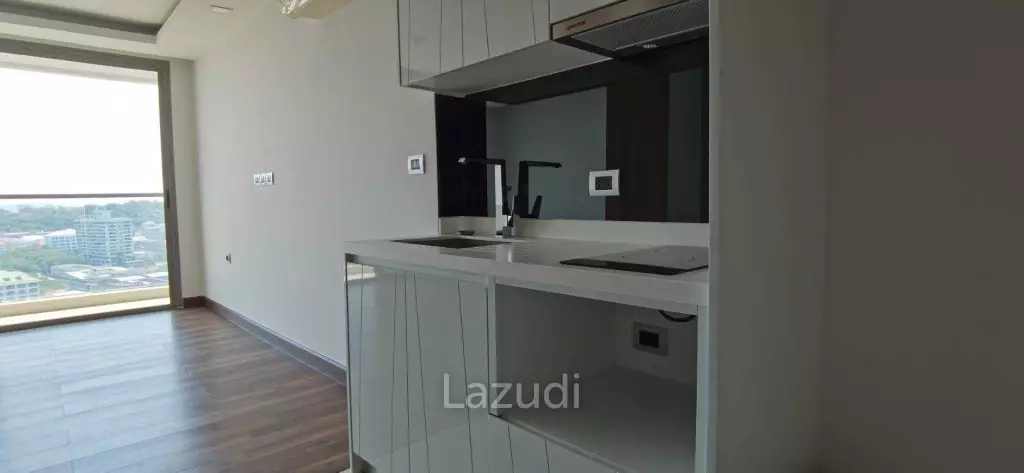 Hight Floor for Sale in The Peak Towers