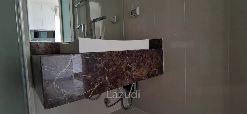Hight Floor for Sale in The Peak Towers