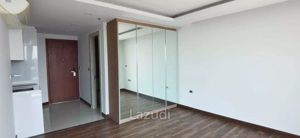 Hight Floor for Sale in The Peak Towers