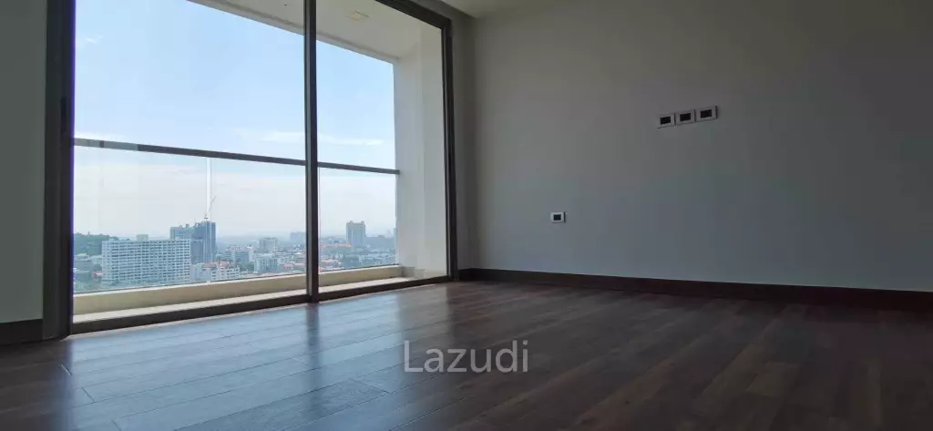 Hight Floor for Sale in The Peak Towers