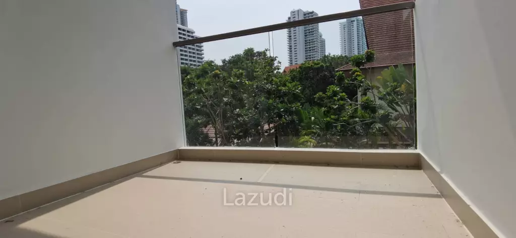 Condo for Sale in Club Royal Na Kluea