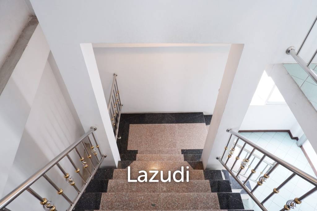 Great Area Commercial for Sale in Paniadchang