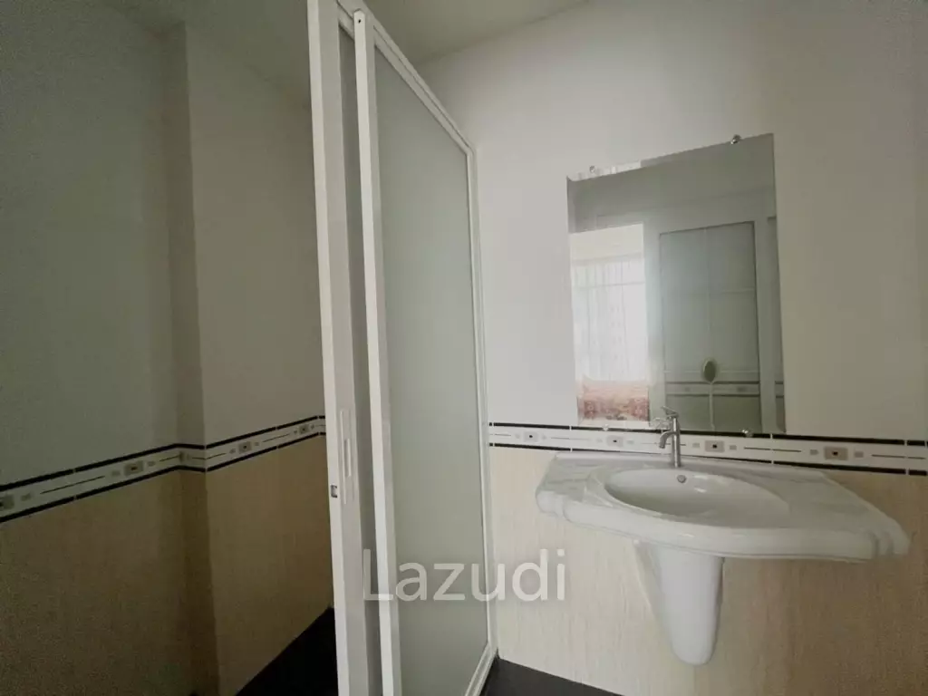 Pool Views CC Condo for Sale in East Pattaya