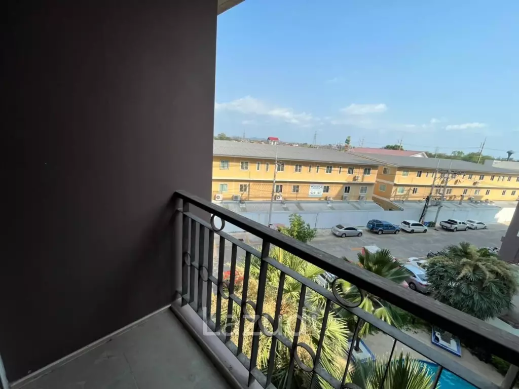 Pool Views CC Condo for Sale in East Pattaya