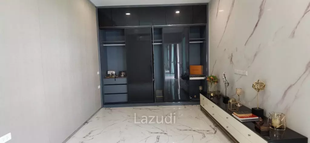 Mabprachan Modern Pool House for Sale