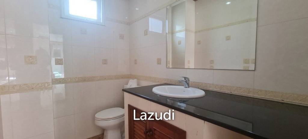 5 Bedrooms House for Sale in Jomtien