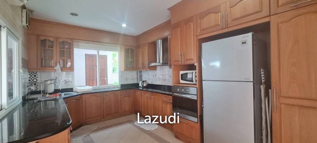 5 Bedrooms House for Sale in Jomtien