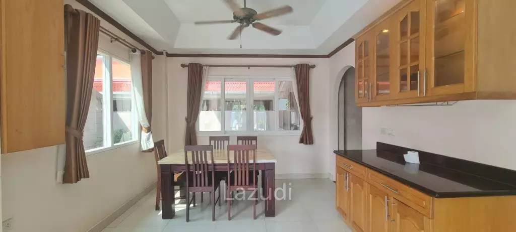 5 Bedrooms House for Sale in Jomtien