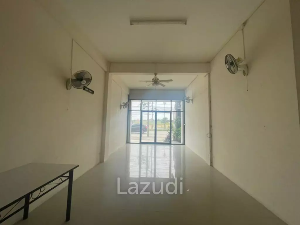 3 Storey Shop House For Sale in East Pattaya