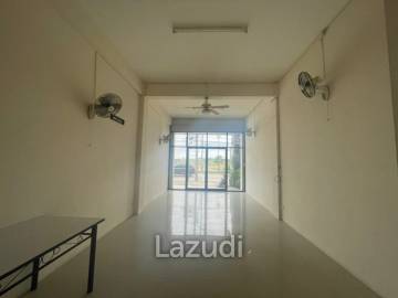 3 Storey Shop House For Sale in East Pattaya