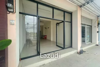 3 Storey Shop House For Sale in East Pattaya