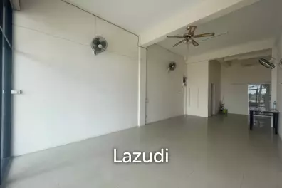 3 Storey Shop House For Sale in East Pattaya