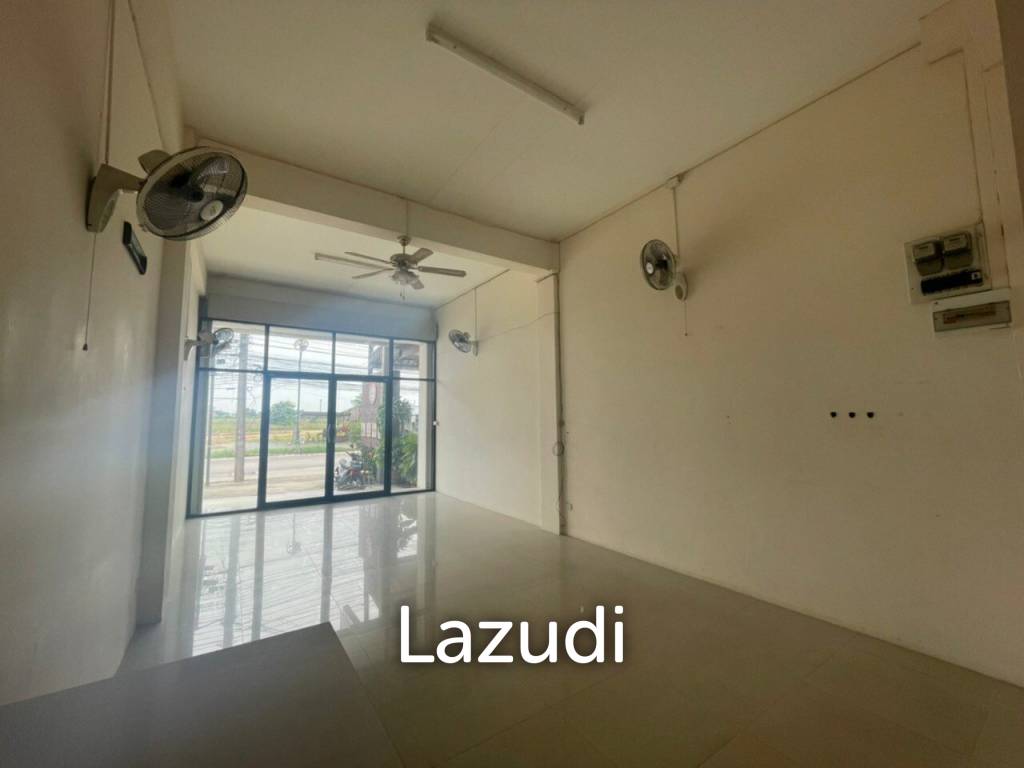 3 Storey Shop House For Sale in East Pattaya