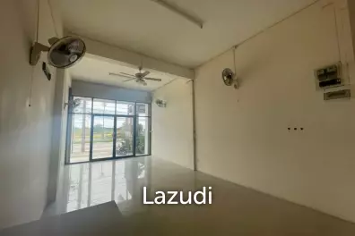 3 Storey Shop House For Sale in East Pattaya